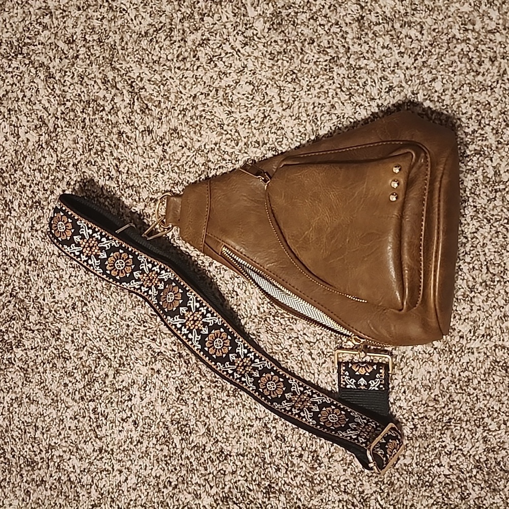 Austin Sling bag Pretty Simple